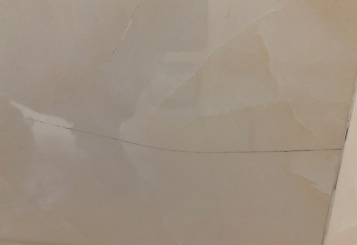 瓷磚開裂了怎么辦？瓷磚裂痕如何防治