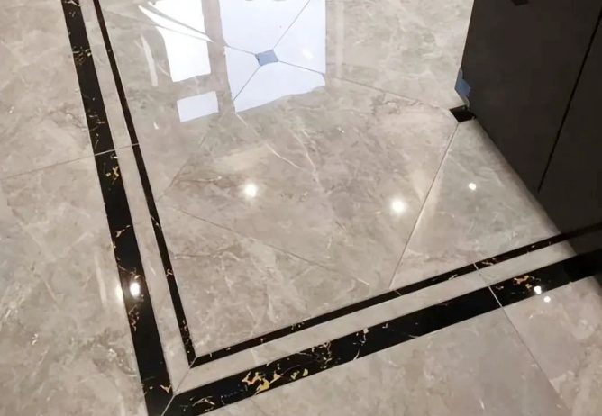 裝修大揭秘：瓷磚波打線為何失寵？?